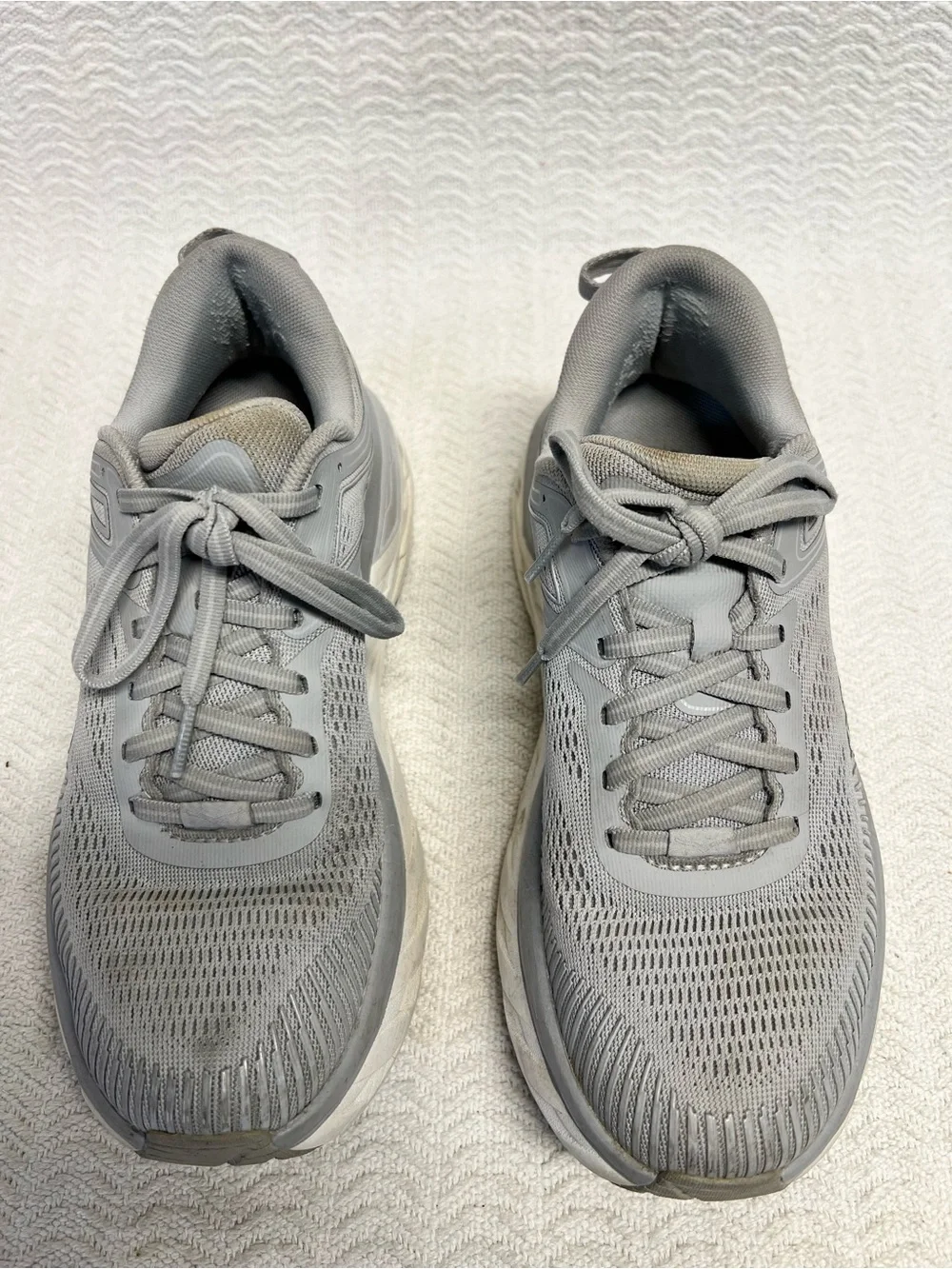 hoka / bondi 7 light grey womens shoes size 7.5